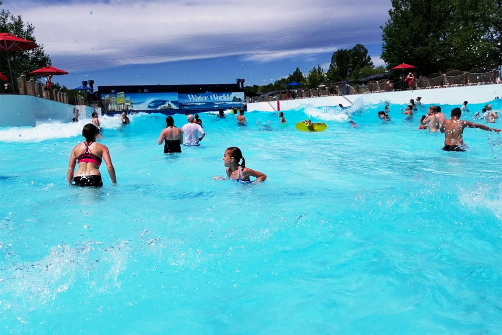 thunder-bay-wave-pool-attractions-water-world-denver-co